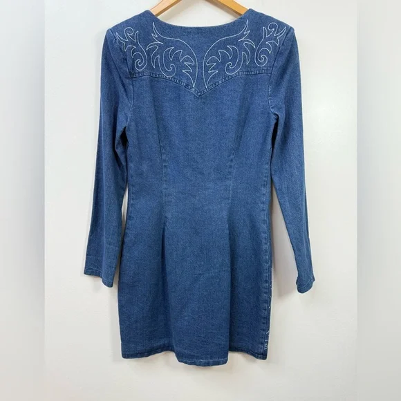 NWT Avec Les Filles Western
Embroidery Long Sleeve Denim Dress size 4 - Picture 5 of 12